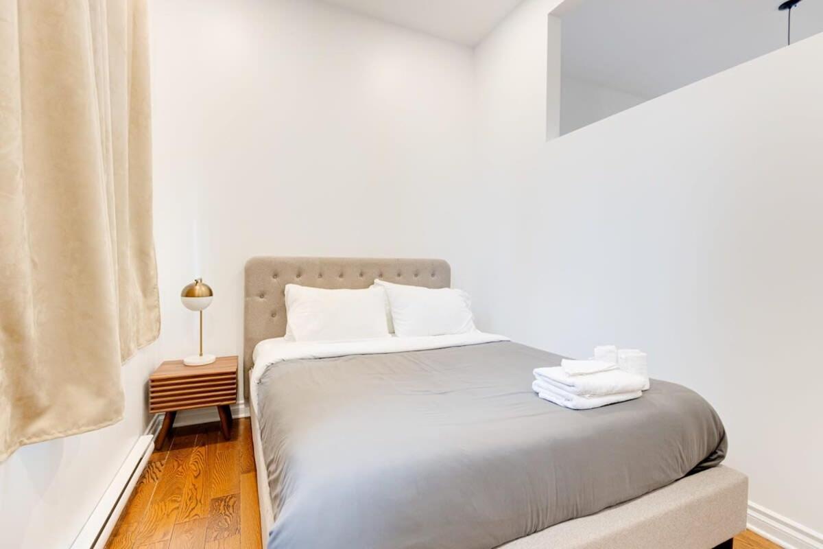 Appartamento M11 Stylish & Modern 3Br Downtown Mtl Montréal Esterno foto